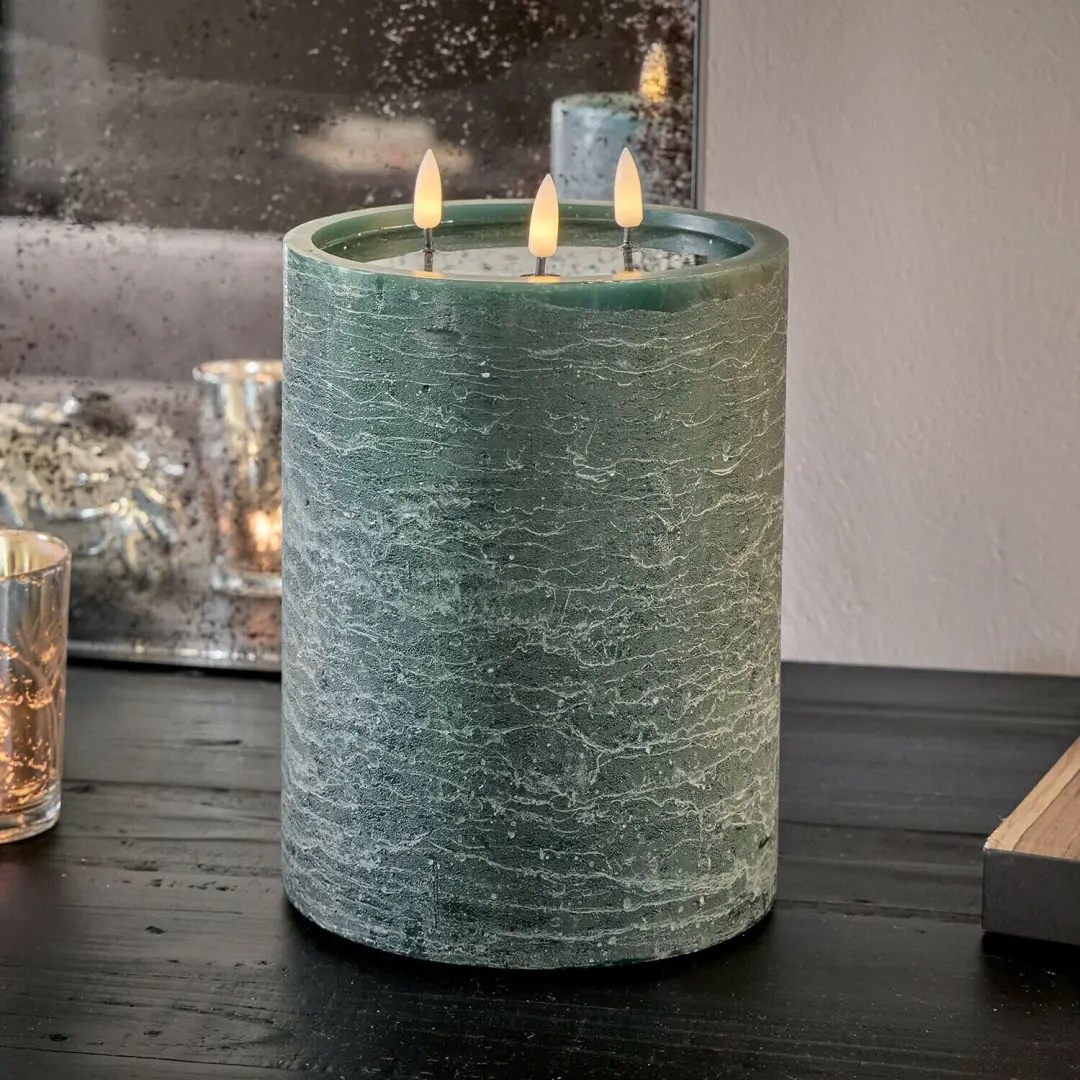 Loberon Chelun Ledstompkaars - Groen - afbeelding 2 van 5
