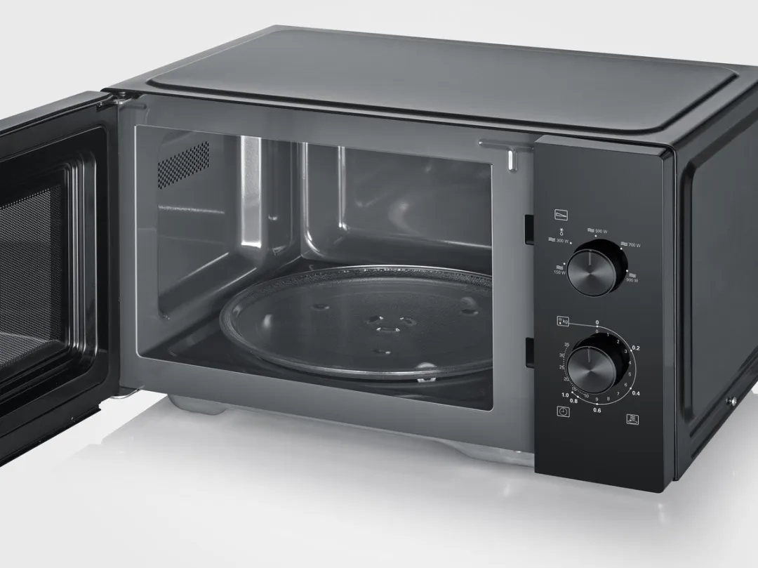 Severin MW 7796 Solo-magnetron 28L - 900W - Zwart