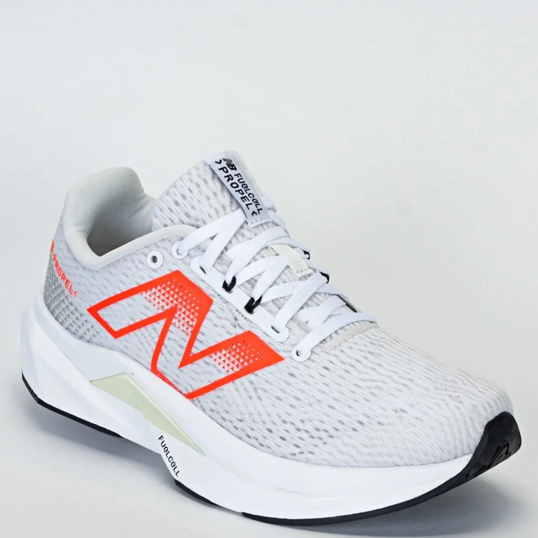 New Balance FuelCell Propel V5