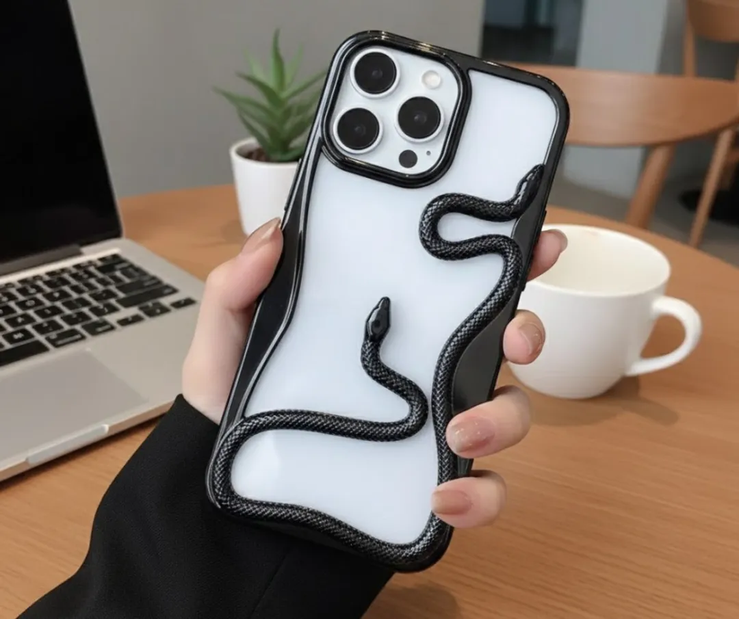 NUVEX iPhone 16 Plus Hoesje - Zwart - 3D Slang Design
