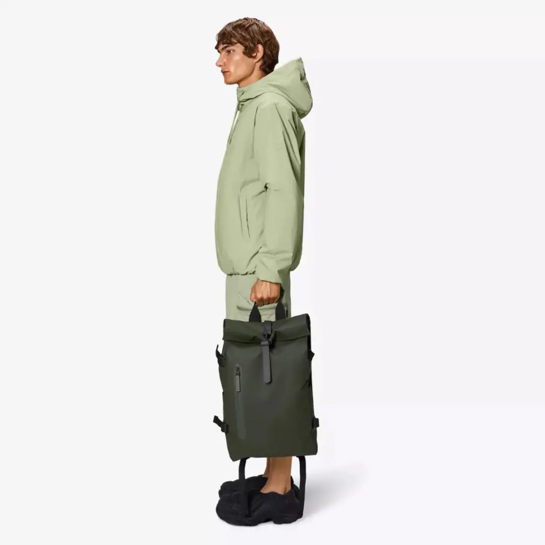 Rains Rolltop Rugzak W3 Large - Groen - afbeelding 2 van 6