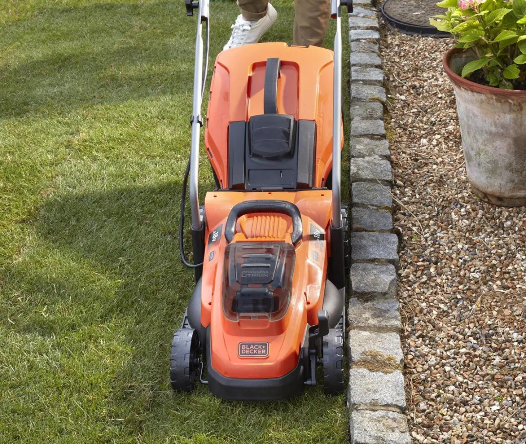 BLACK+DECKER BCMW3336N-XJ 36V Grasmaaier 33cm - 35L