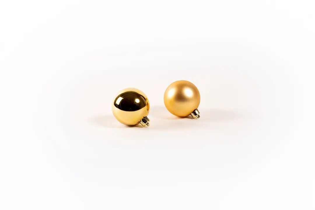 Kerstballen Goudkleurig Kunststof 6cm - 12 stuks - afbeelding 2 van 6