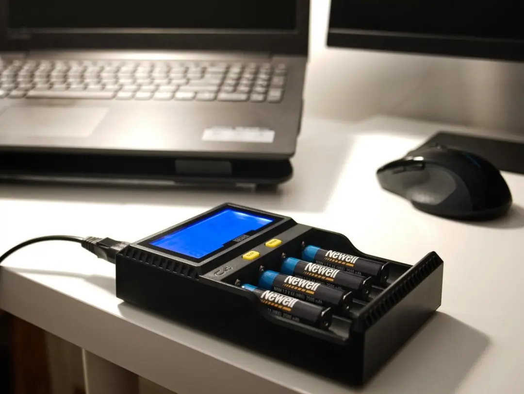 Newell Oplaadbare AA Batterijen 2500mAh 4-Pak - afbeelding 5 van 6