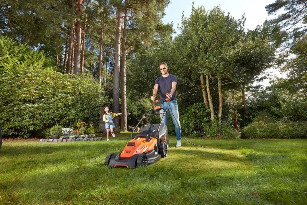 BLACK+DECKER BEMW481ES-QS Grasmaaier 1800W - 42cm - 50L