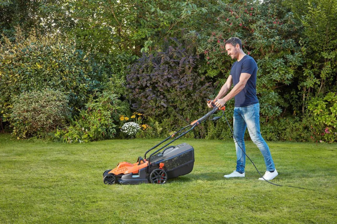 BLACK+DECKER BEMW481ES-QS Grasmaaier 1800W - 42cm - 50L