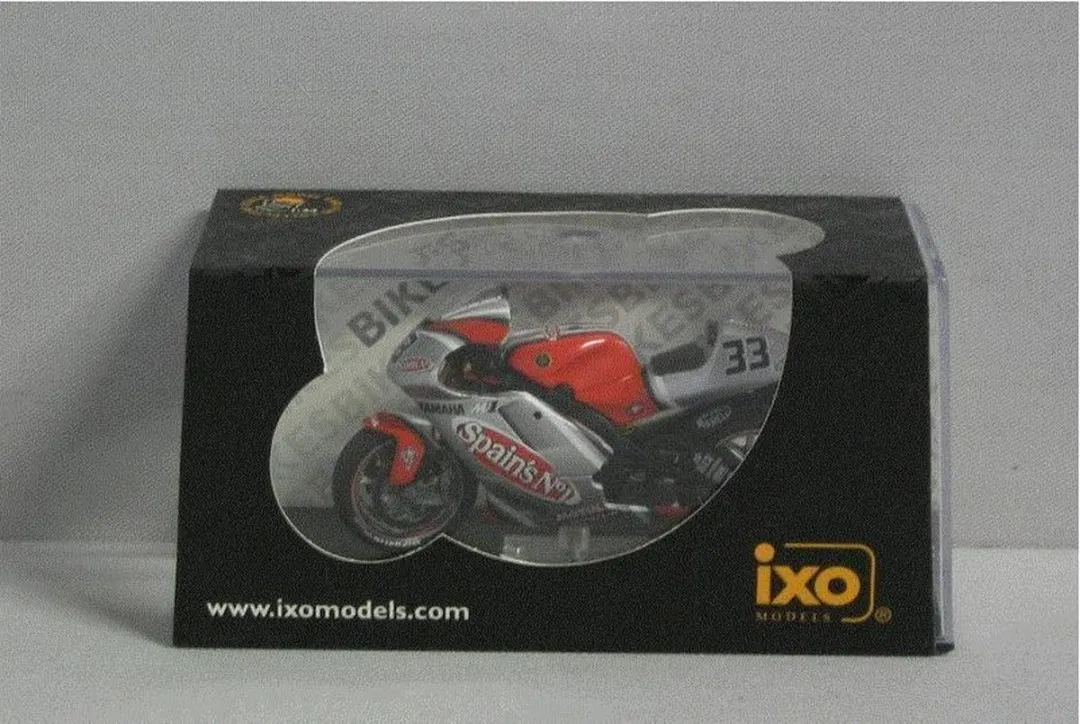 Yamaha YZR-M1 'M. Melandri' 200 IXO Models 1:24