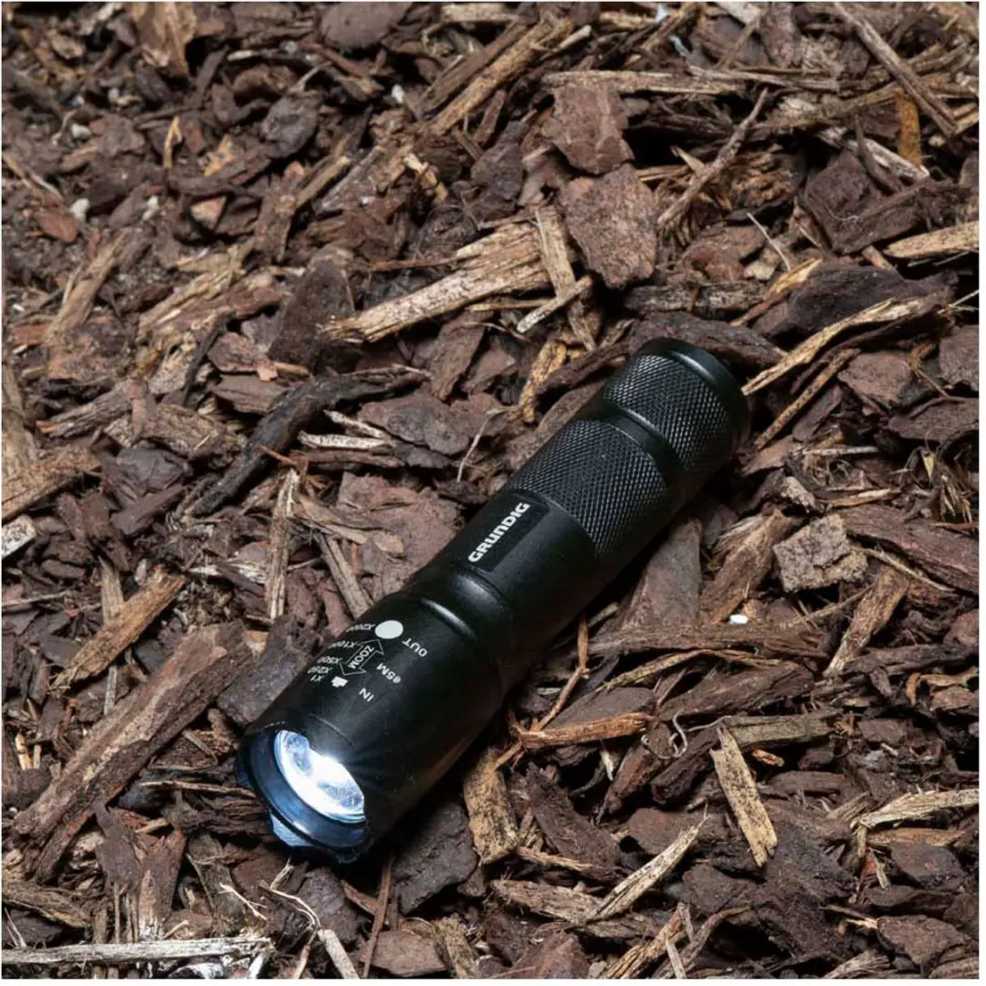 Edco LED Zaklamp 26030 - Zoomfunctie - Zwart - afbeelding 6 van 6