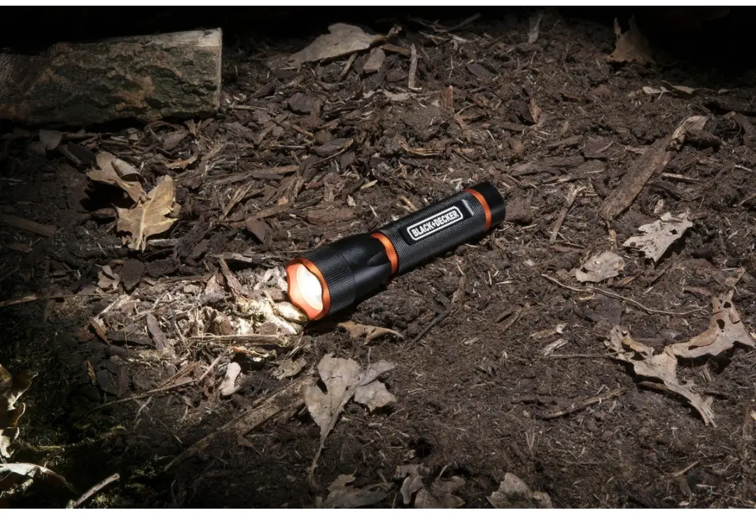 BLACK+DECKER LED Zaklamp 500 Lumen - 10W - afbeelding 5 van 6