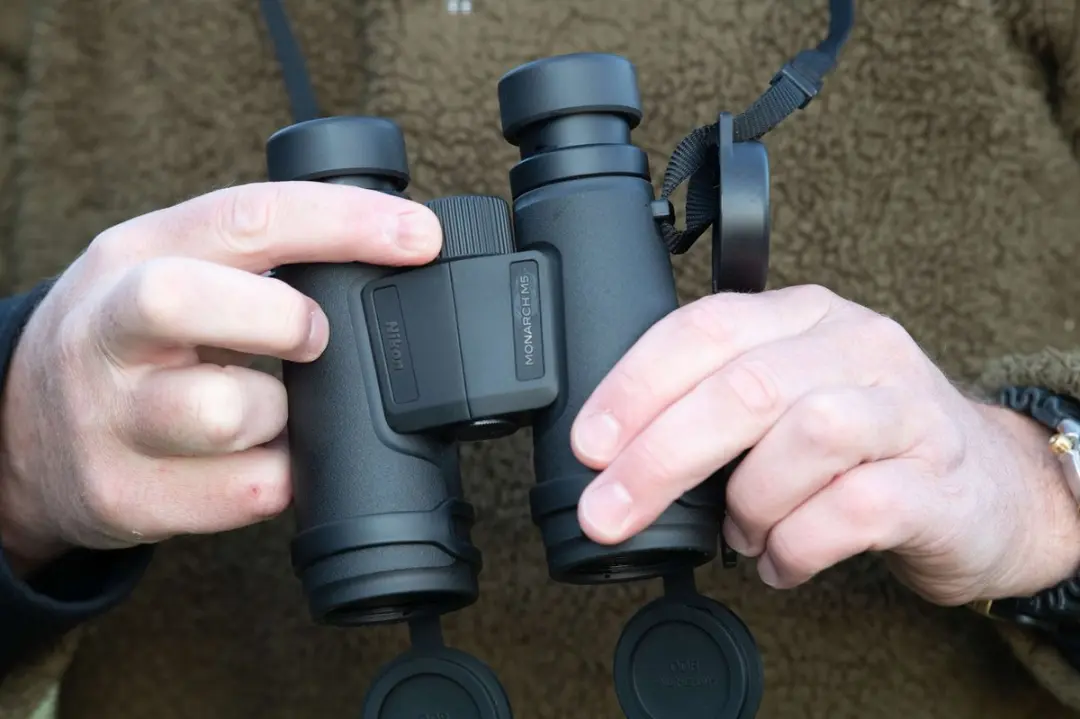 Nikon Monarch M5 8x42 Verrekijker - Zwart - afbeelding 5 van 6