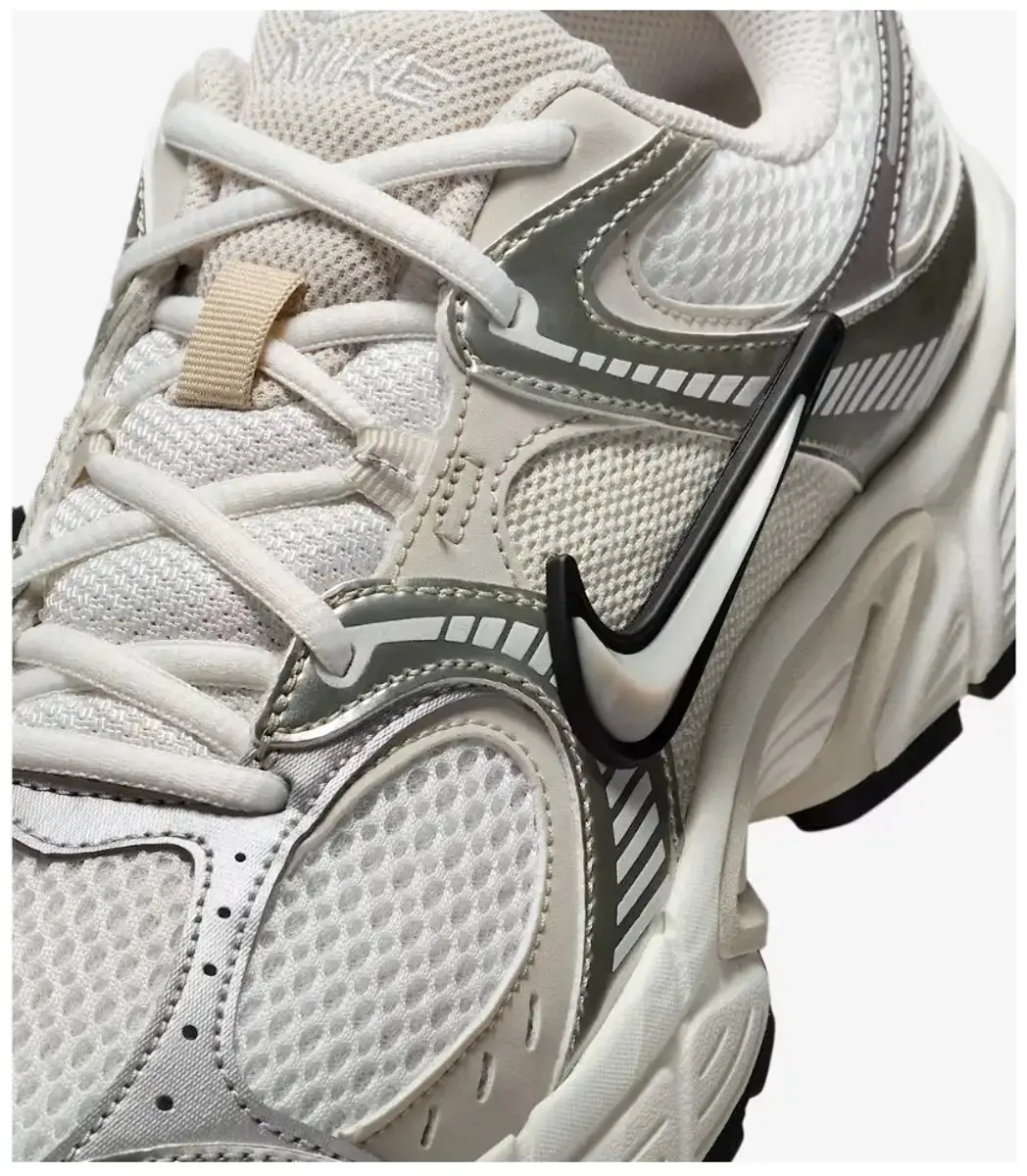 Nike V5 RNR Dames Sneakers - Beige/Zilver - 37.5 - afbeelding 3 van 6