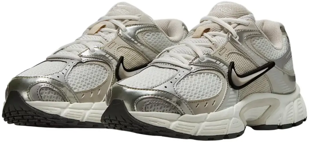 Nike V5 RNR Dames Sneakers - Beige/Zilver - 37.5 - afbeelding 2 van 6