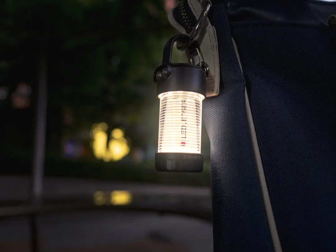 Ledlenser ML4 Warm Light Lantaarn - 300 lumen - Zwart - afbeelding 4 van 6