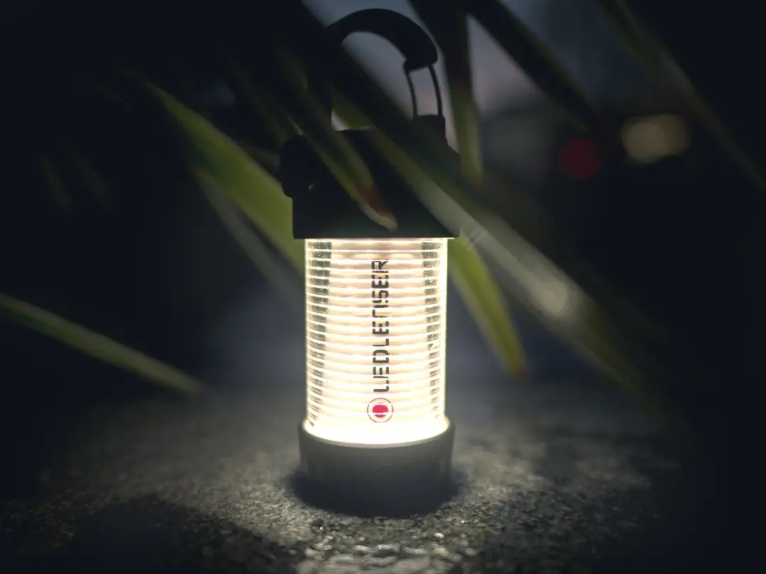 Ledlenser ML4 Warm Light Lantaarn - 300 lumen - Zwart - afbeelding 2 van 6