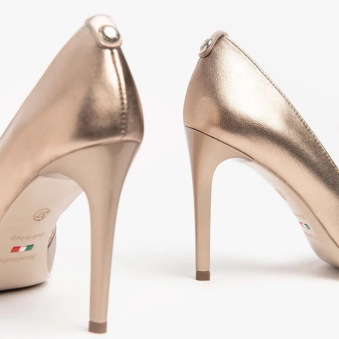Schoen Met Hak Pumps Nerogiardini Geelgoud Gelamineerd - Fashion Wear - Vrouwen