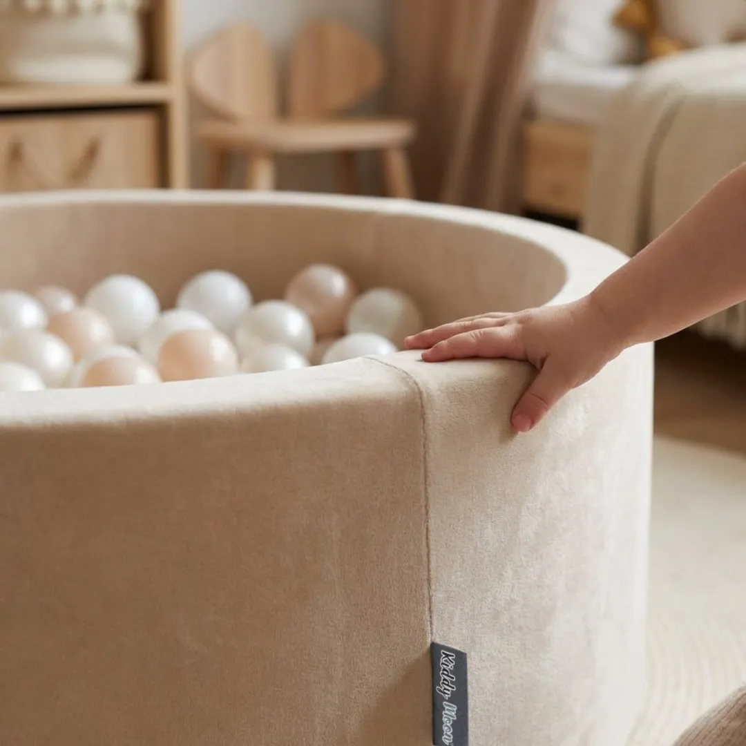 KiddyMoon Fluwelen Ballenbad 90x30cm - 300 Ballen Zandbeige