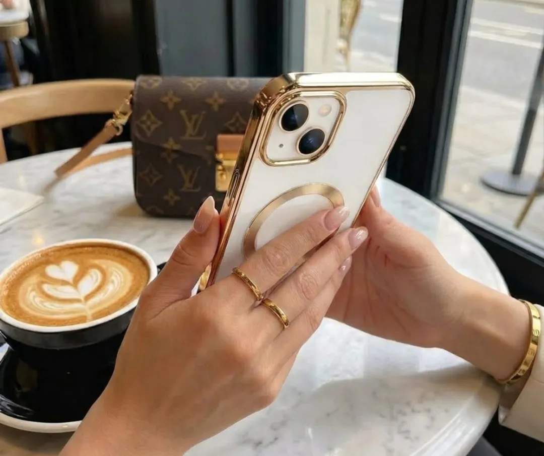 NUVEX iPhone 14 Plus Hoesje - Goud - MagSafe