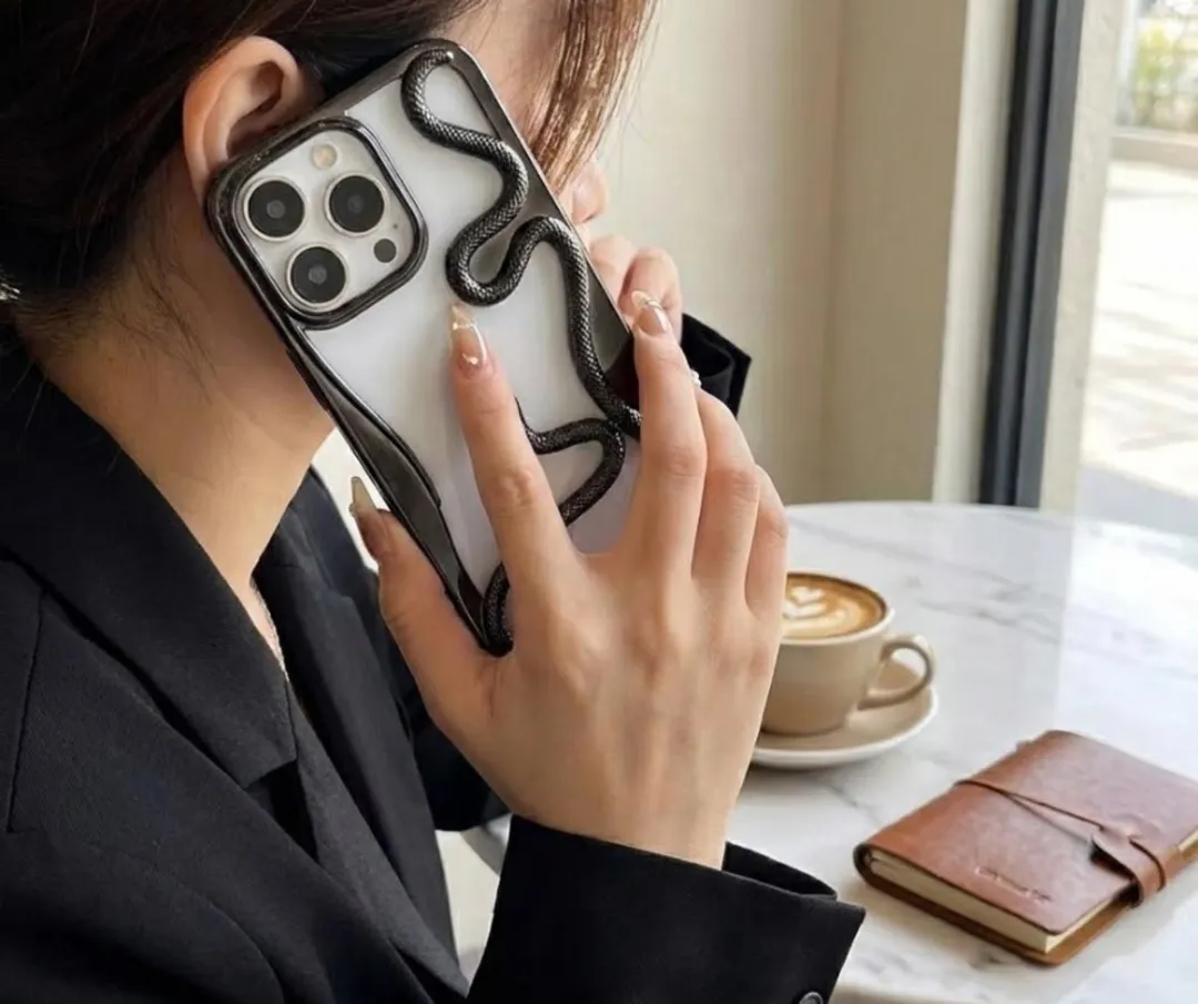 NUVEX iPhone 14 Pro Max Slanghoesje - Zwart