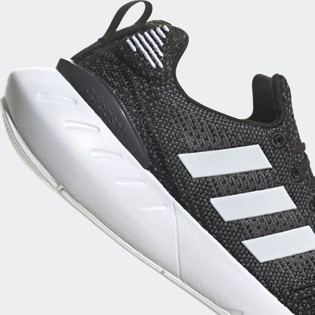 adidas Swift Run 22 Schoenen - Dames - Zwart - afbeelding 4 van 6