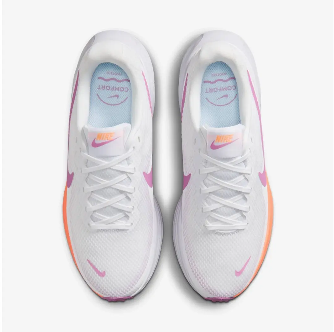 Nike Revolution 8