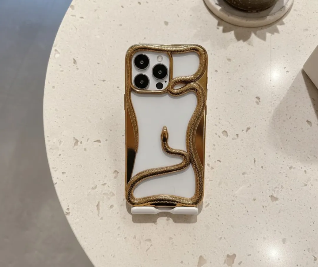 NUVEX iPhone 16 Plus Slang Design Hoesje - Goud