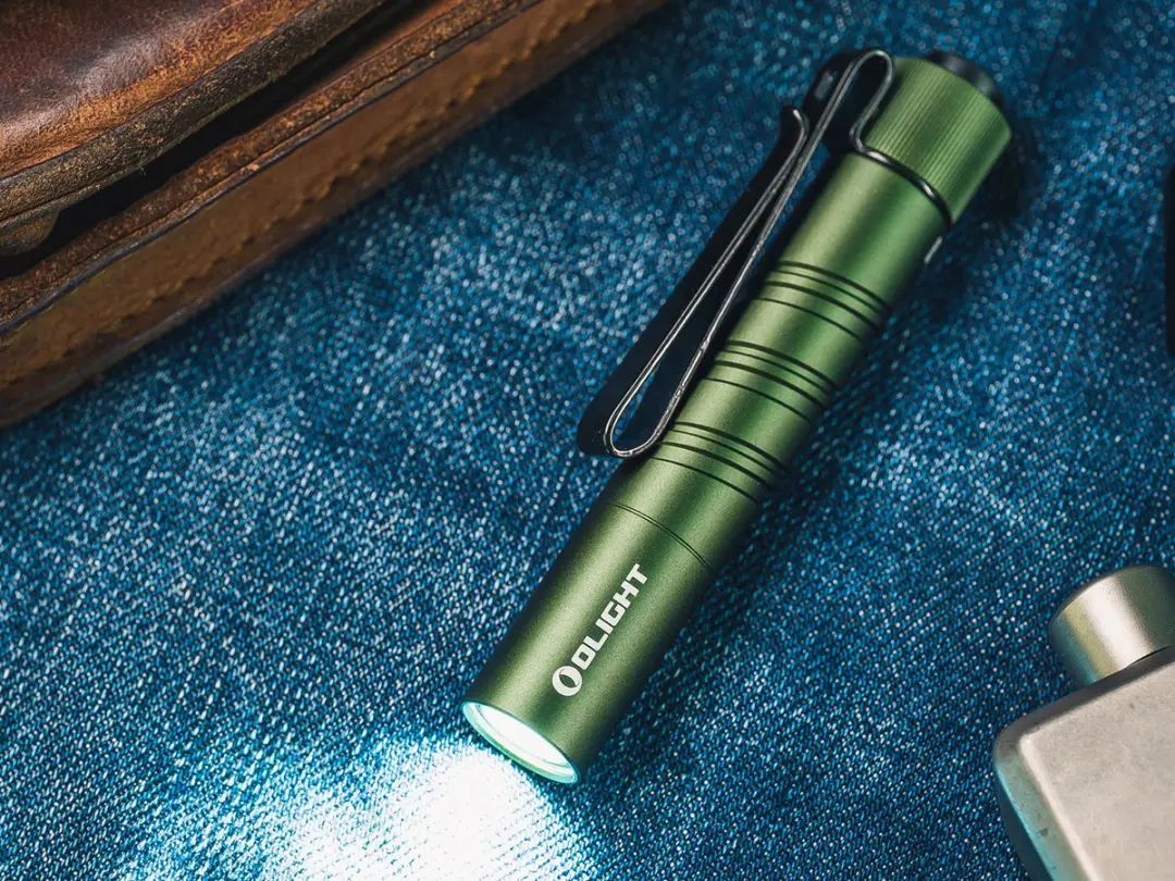 Olight I3T 2 EOS OD Green Zaklamp - afbeelding 4 van 6