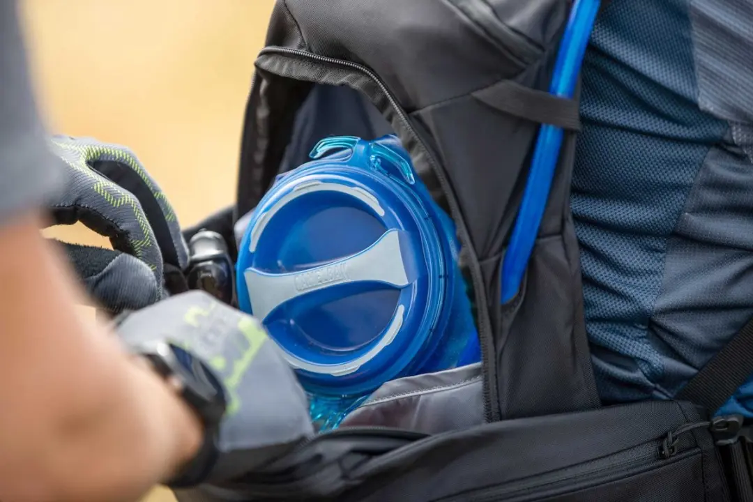 CamelBak Crux Reservoir On/Off Valve - Blauw - afbeelding 3 van 3