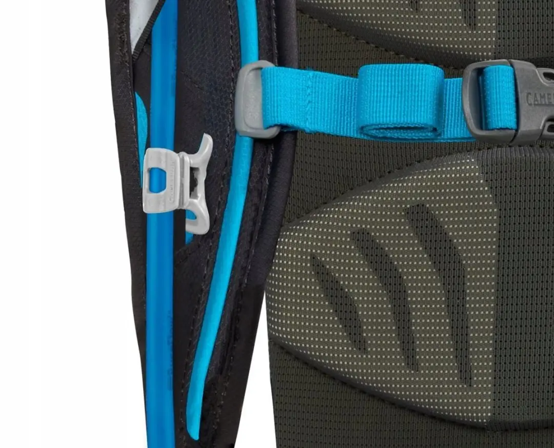 CamelBak Magnetic Tube Trap Slanghouder - Grijs - afbeelding 2 van 4