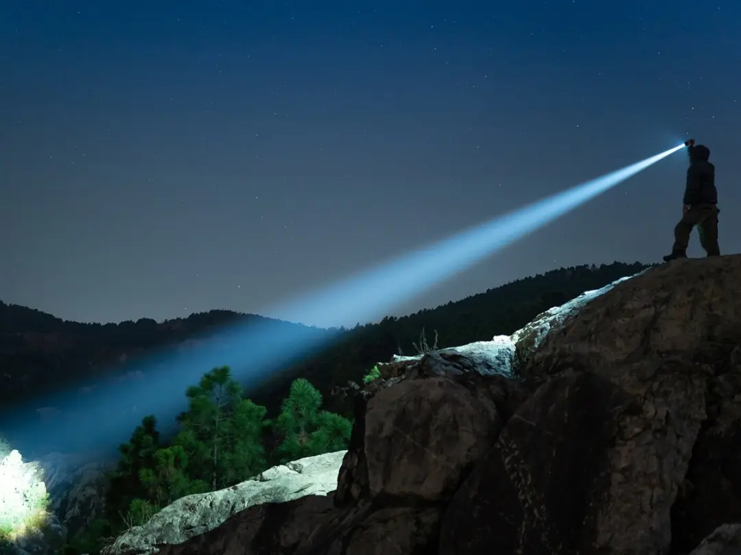 Olight Marauder Mini Zaklamp - 7000 lm - Zwart - afbeelding 4 van 6