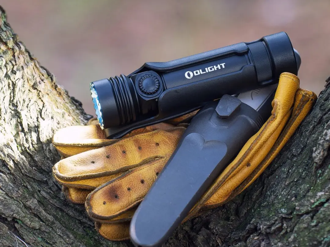 Olight Seeker 4 Pro Zaklamp - 4600 lm - Matte Black - afbeelding 3 van 6