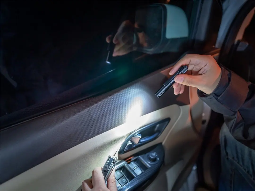 Olight i3T 2 EOS Zaklamp - Zwart - afbeelding 2 van 6