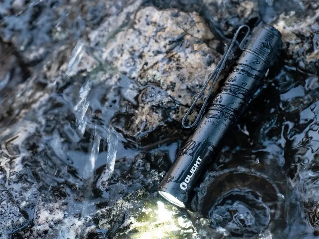 Olight i3T 2 EOS Zaklamp - Zwart - afbeelding 6 van 6