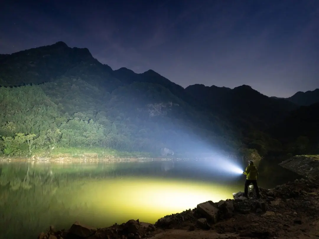 Olight Marauder Mini 2 Zaklamp - 10000 lm - Zwart - afbeelding 6 van 6