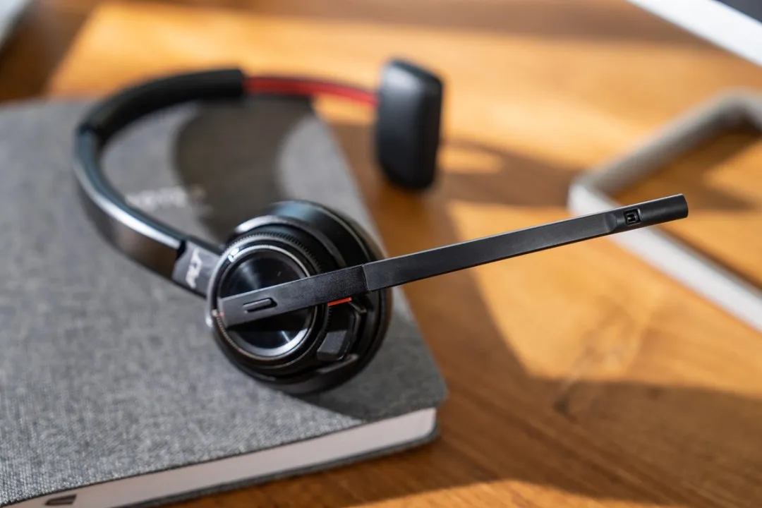 Poly Savi 8210 UC Headset - DECT - Zwart