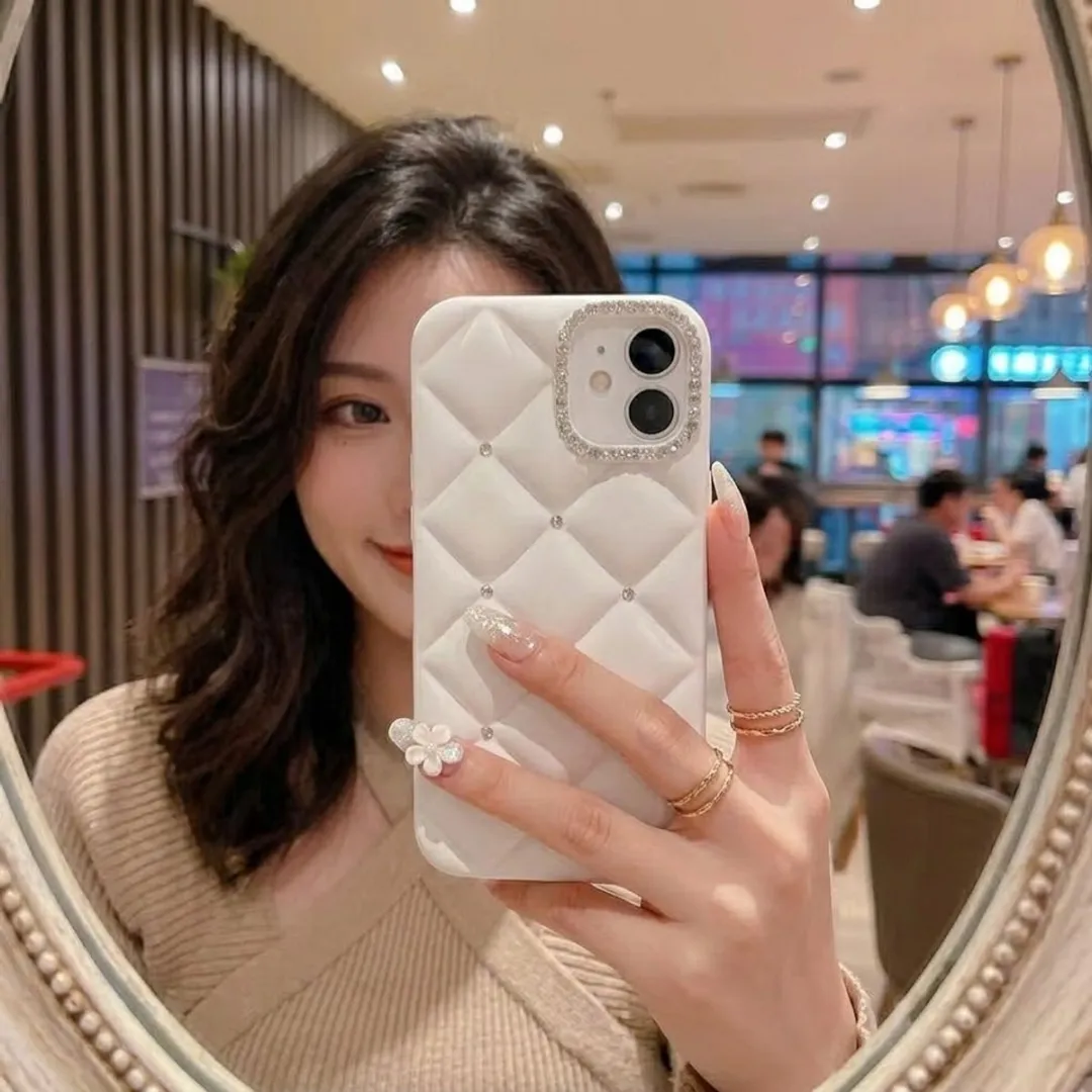 NUVEX Wit Telefoonhoesje iPhone 16 Plus - Strass Details
