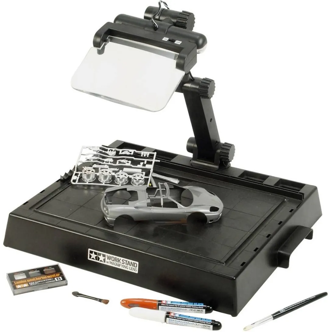 Tamiya 74064 Modelbouwpakket Werktafel met Loephouder