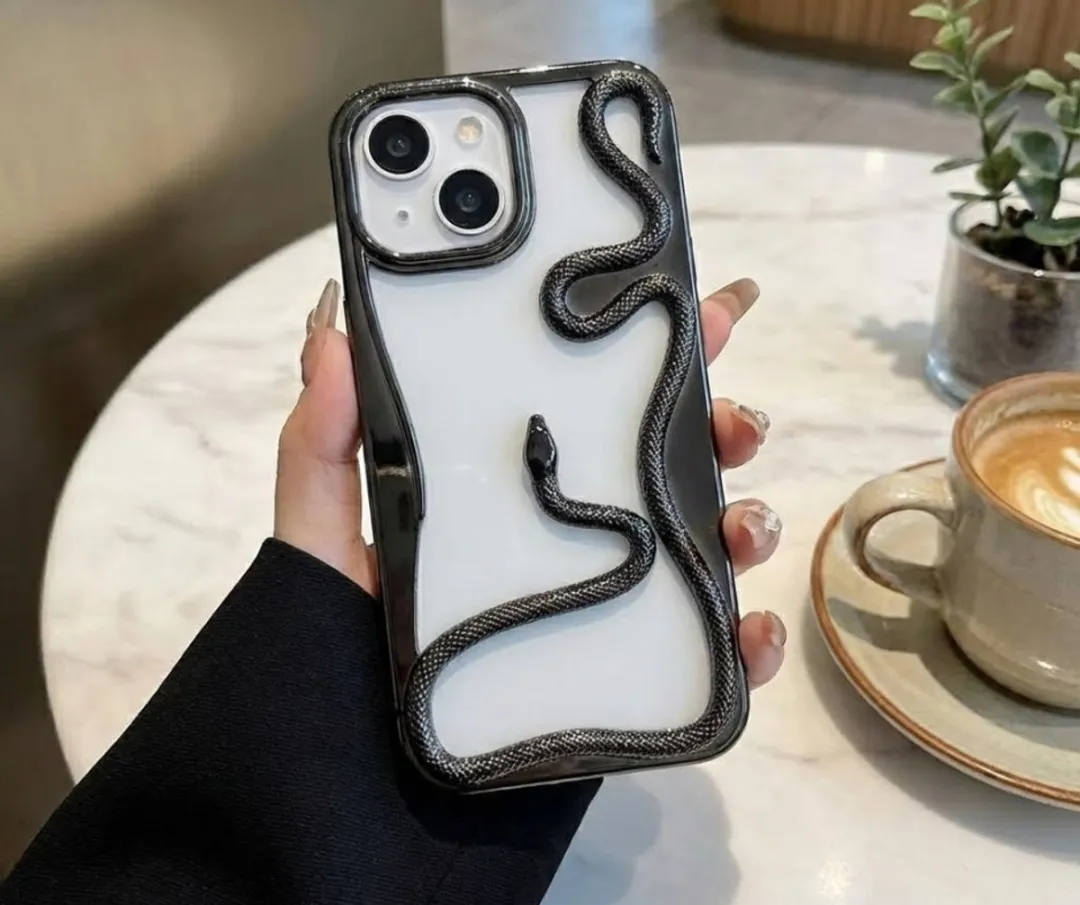 NUVEX iPhone 14 Hoesje Zwart - 3D Slang Design