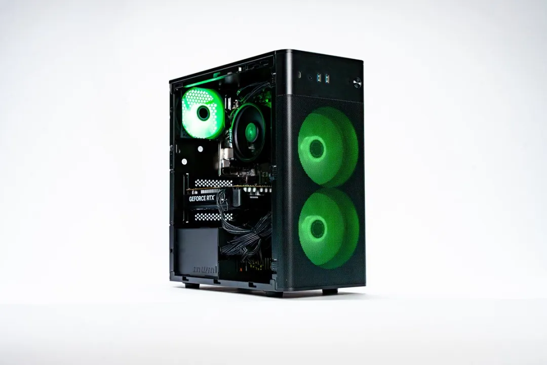 ERAZER Recon P45 - Gaming PC - AMD Ryzen™ 5 5500 - Windows 11 Home - NVIDIA® GeForce RTX™ 5060, - 1 TB SSD - 32 GB RAM