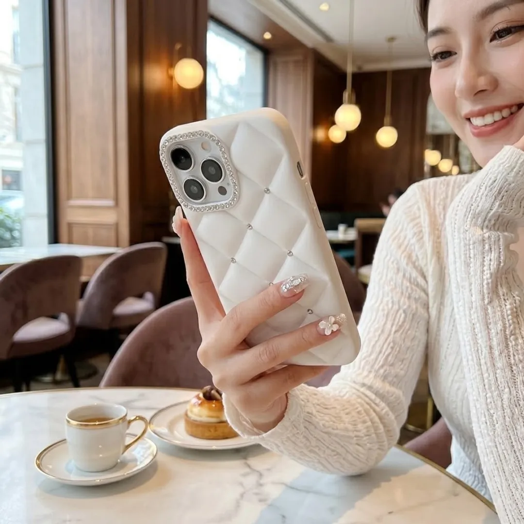 NUVEX Wit Telefoonhoesje iPhone 16 Pro Max - Strass & Cameraframe