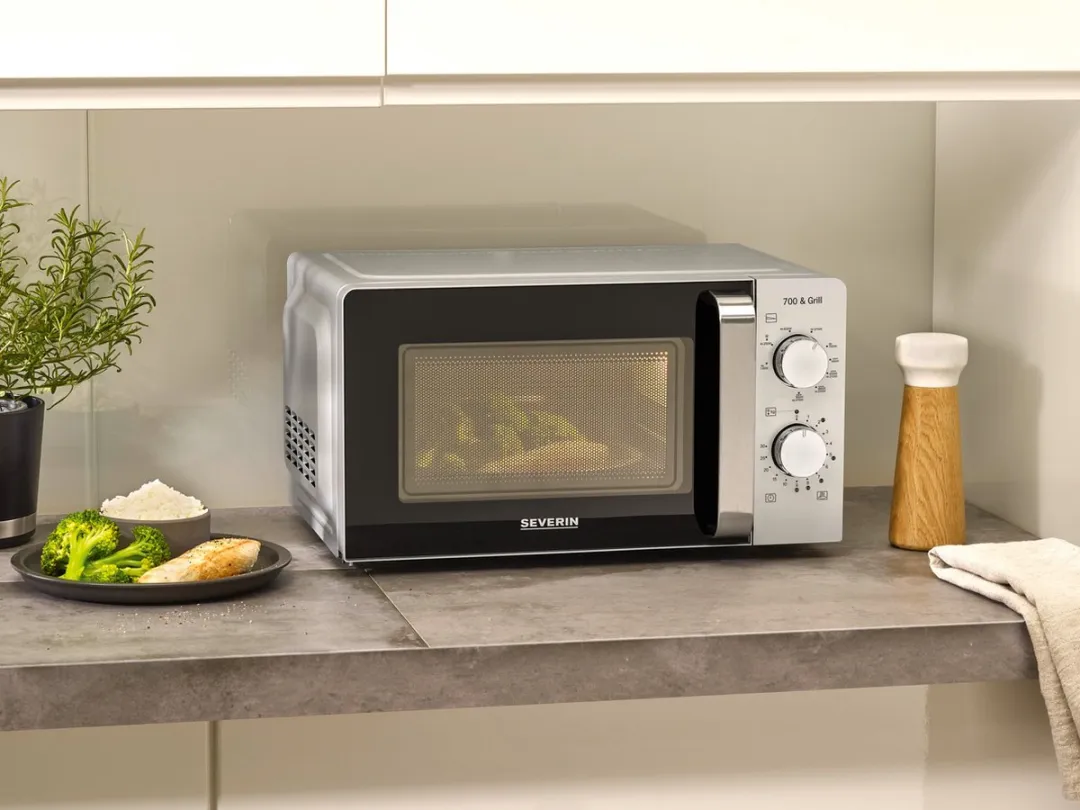 Severin MW 7780 Magnetron 700W - 17L - Grill - Zwart/Zilver