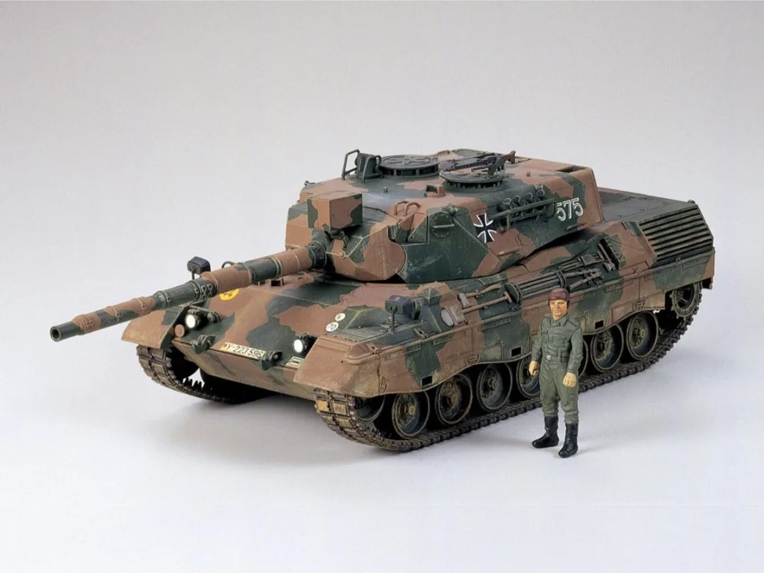 Tamiya MBT Leopard 1A4 35112 Modelbouwpakket - 1:35 - Wit