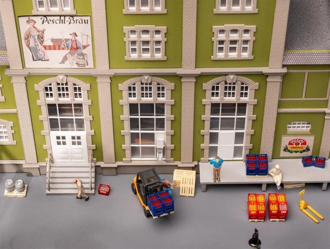 Faller H0 Brouwerij Peschl Modelbouwset - Groen/Bruin/Koper