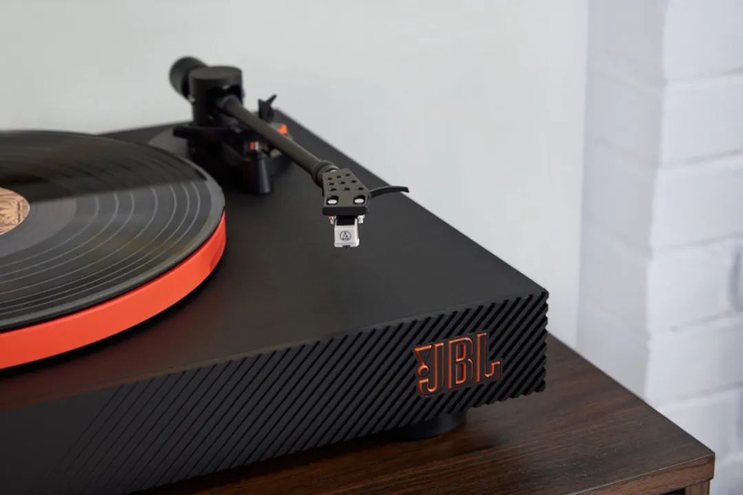 JBL Spinner - Bluetooth Platenspeler - Draaitafel voor Vinyl LP - Met Phono Voorversterker - 33/45 RPM - Aluminium Design - Zwart