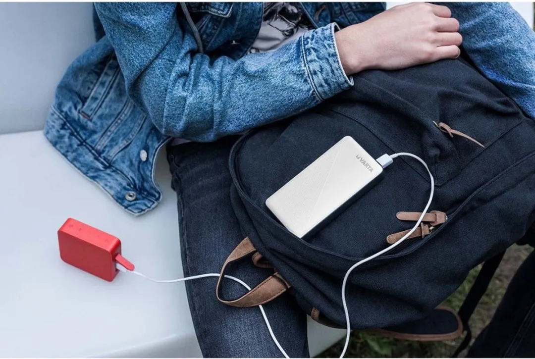Varta Powerbank Energy 5000mAh 784000238 - 3x Opladen - Wit