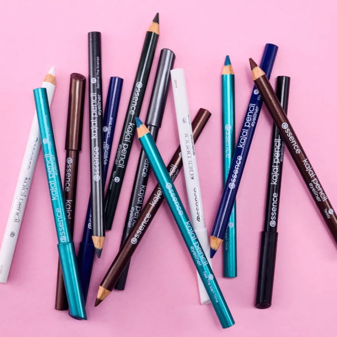 Essence Kajal Pencil Oogpotlood - 32 Red Velvet - afbeelding 2 van 6