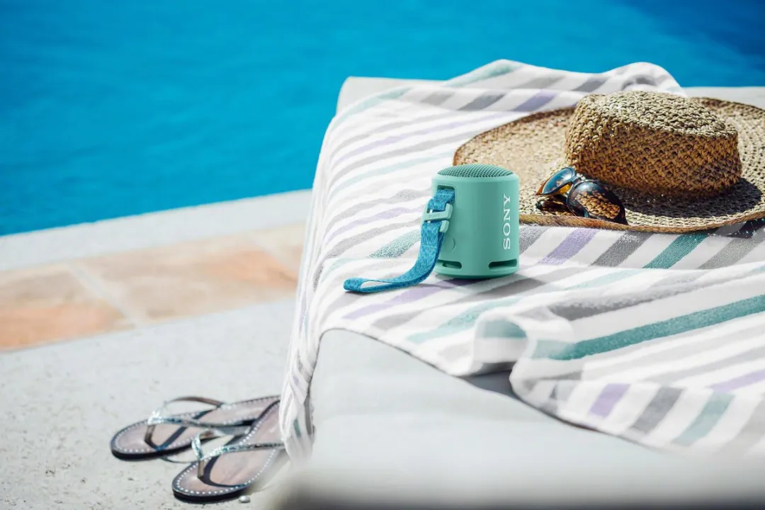 Bluetooth speaker with strap Powder Blue