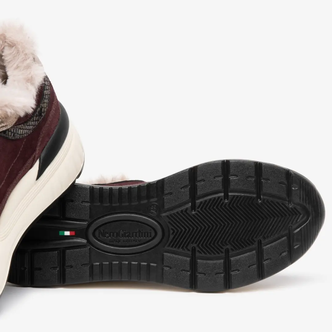 NeroGiardini Velour Sneakers