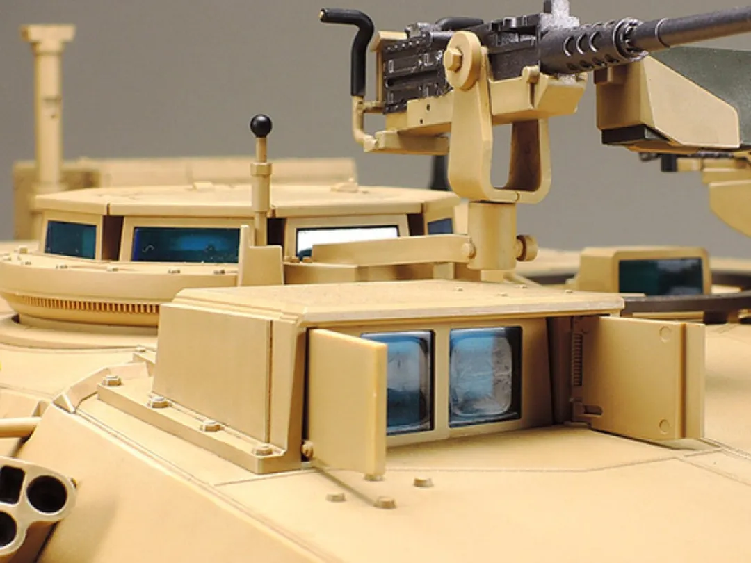 Tamiya 56041 RC Tank M1A2 Abrams Full Option