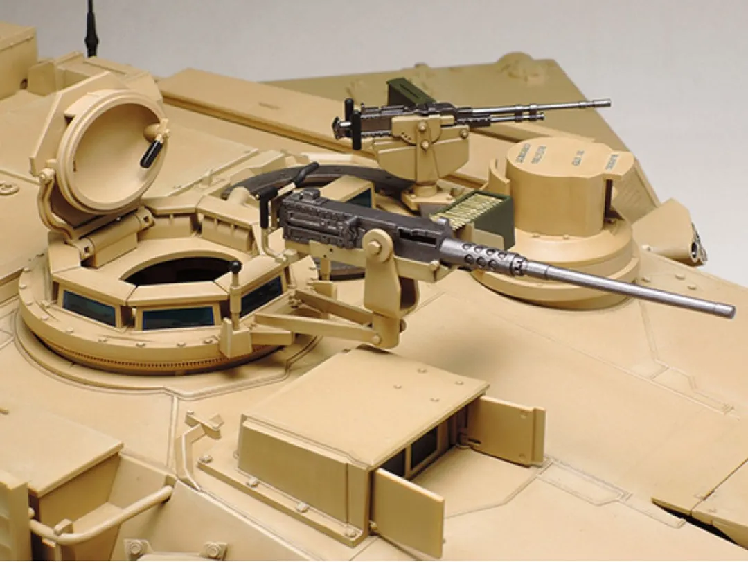 Tamiya 56041 RC Tank M1A2 Abrams Full Option