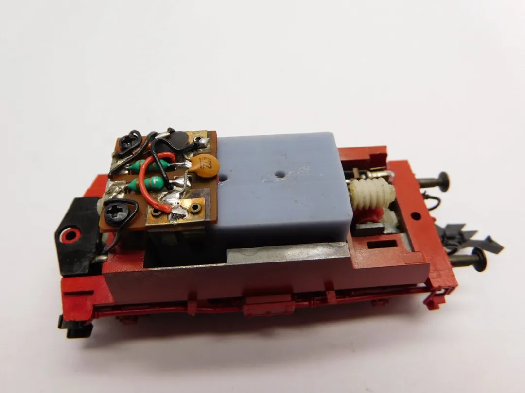 Roco HR016F Micromotor Ombouwset H0 - Rood/Goud/Grijs/Zwart